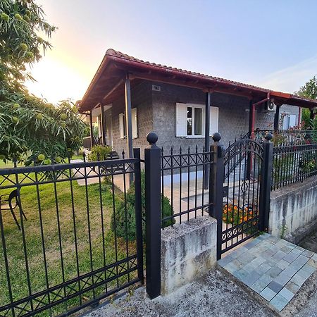 Villa Anna Mitropolis  Экстерьер фото